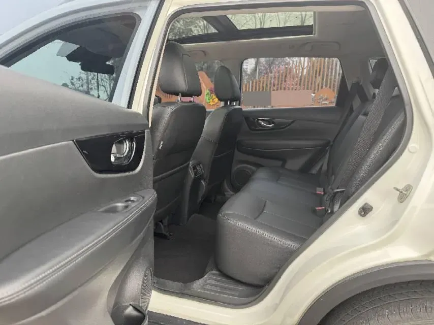 2020 Nissan X-Trail 2.0L 154HP L4 CVT,autocango,china used car exporter,china ev exporter,chinese used car exporter,chinese used ev exporter