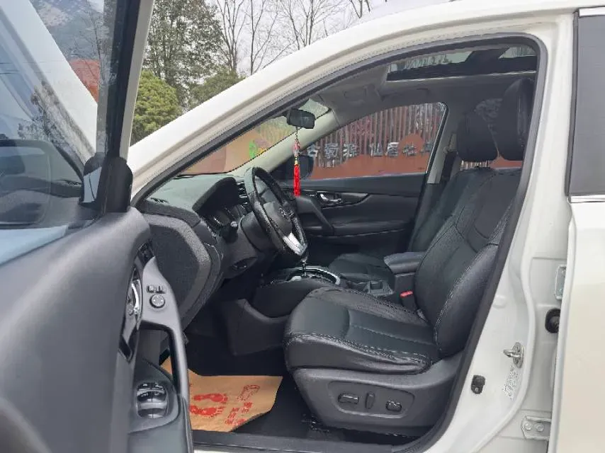 2020 Nissan X-Trail 2.0L 154HP L4 CVT,autocango,china used car exporter,china ev exporter,chinese used car exporter,chinese used ev exporter