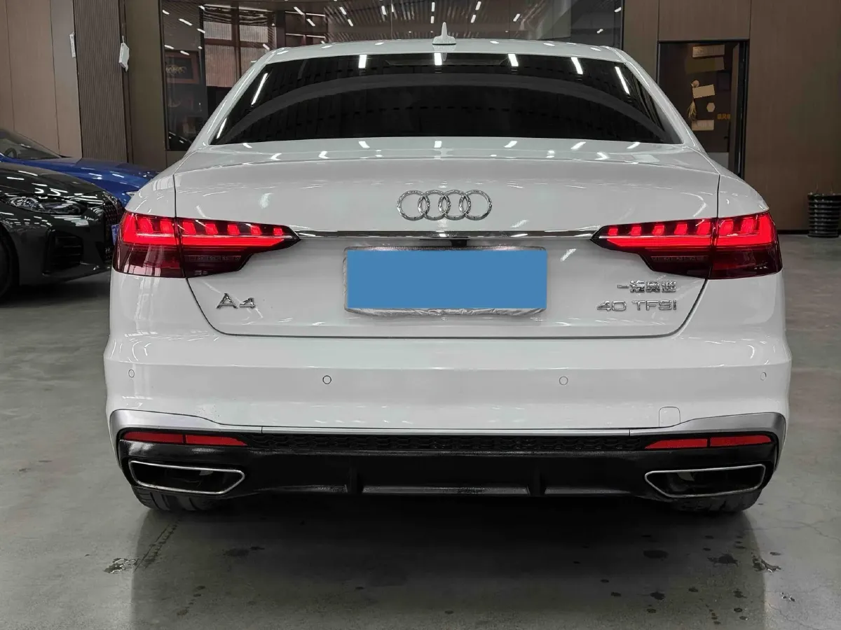 2023 Audi A4L 2.0T 190HP L4 7DCT,autocango,china used car exporter,china ev exporter,chinese used car exporter,chinese used ev exporter
