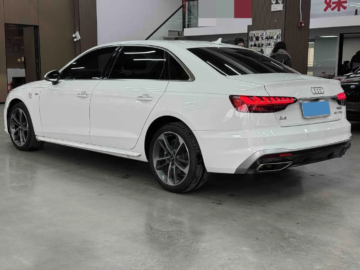 2023 Audi A4L 2.0T 190HP L4 7DCT,autocango,china used car exporter,china ev exporter,chinese used car exporter,chinese used ev exporter