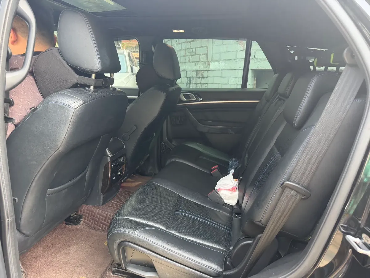 2020 Ford Everest 2.3T 275HP L4 10AT,autocango,china used car exporter,china ev exporter,chinese used car exporter,chinese used ev exporter