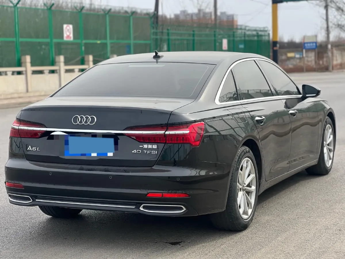 2021 Audi A6L 2.0T 190HP L4 7DCT,autocango,china used car exporter,china ev exporter,chinese used car exporter,chinese used ev exporter