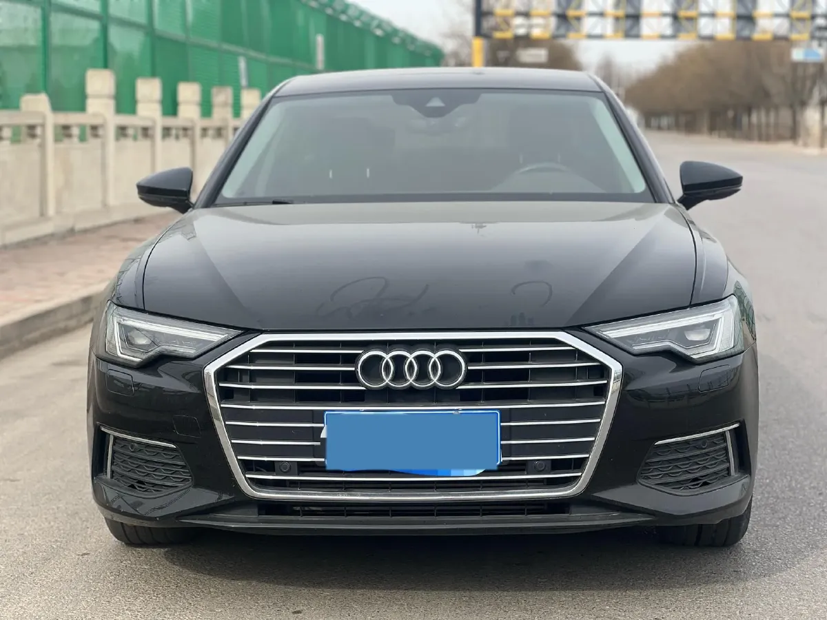 2021 Audi A6L 2.0T 190HP L4 7DCT,autocango,china used car exporter,china ev exporter,chinese used car exporter,chinese used ev exporter