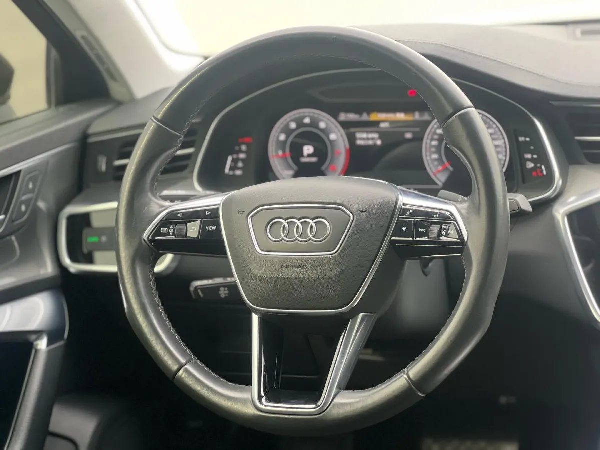 2021 Audi A6L 2.0T 190HP L4 7DCT,autocango,china used car exporter,china ev exporter,chinese used car exporter,chinese used ev exporter