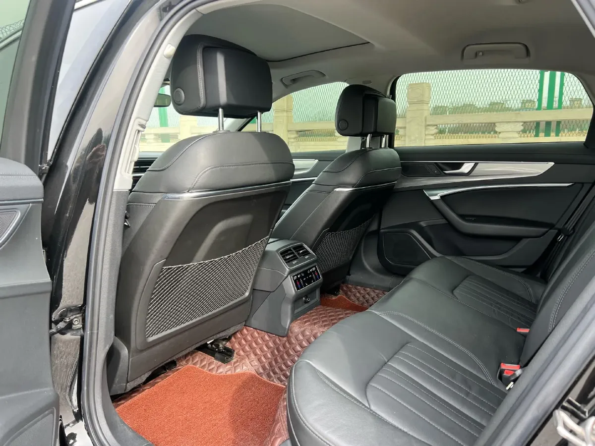 2021 Audi A6L 2.0T 190HP L4 7DCT,autocango,china used car exporter,china ev exporter,chinese used car exporter,chinese used ev exporter