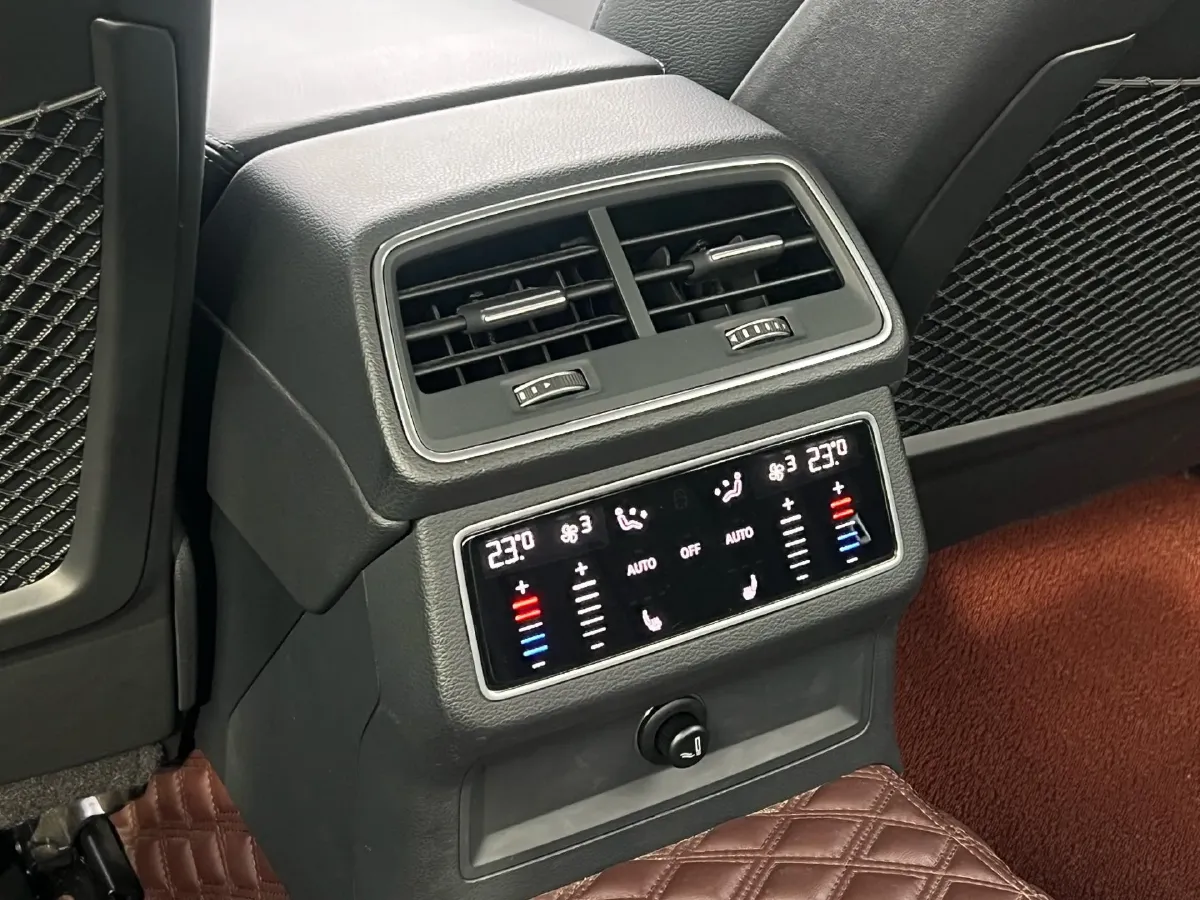 2021 Audi A6L 2.0T 190HP L4 7DCT,autocango,china used car exporter,china ev exporter,chinese used car exporter,chinese used ev exporter