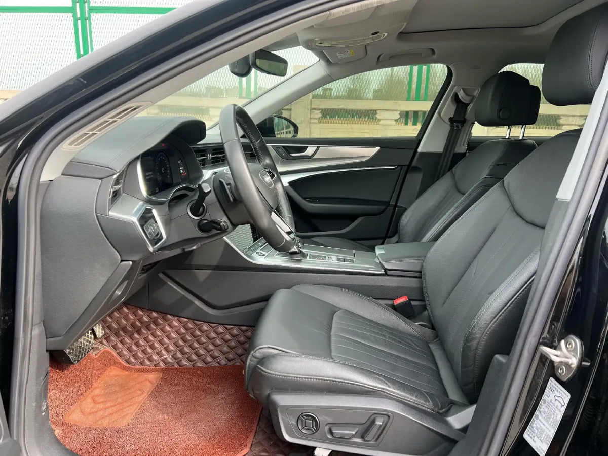 2021 Audi A6L 2.0T 190HP L4 7DCT,autocango,china used car exporter,china ev exporter,chinese used car exporter,chinese used ev exporter