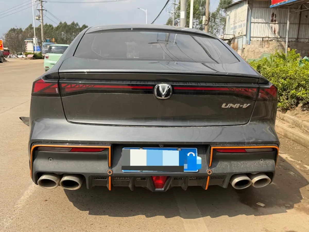 2022 ChangAn UNI-V 1.5T 188HP L4 7DCT,autocango,china used car exporter,china ev exporter,chinese used car exporter,chinese used ev exporter