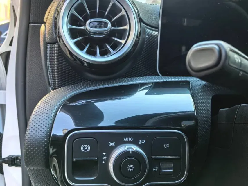 2020 Mercedes-Benz A Class 1.3T 163HP L4 7DCT,autocango,china used car exporter,china ev exporter,chinese used car exporter,chinese used ev exporter