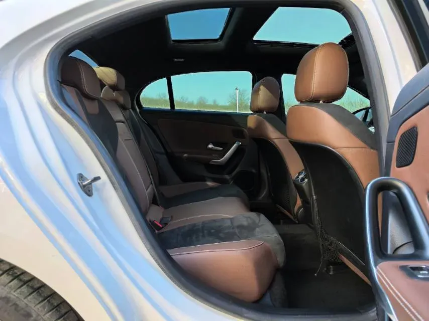 2020 Mercedes-Benz A Class 1.3T 163HP L4 7DCT,autocango,china used car exporter,china ev exporter,chinese used car exporter,chinese used ev exporter