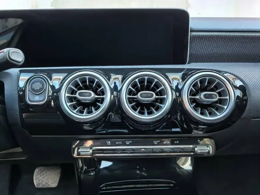 2020 Mercedes-Benz A Class 1.3T 163HP L4 7DCT,autocango,china used car exporter,china ev exporter,chinese used car exporter,chinese used ev exporter