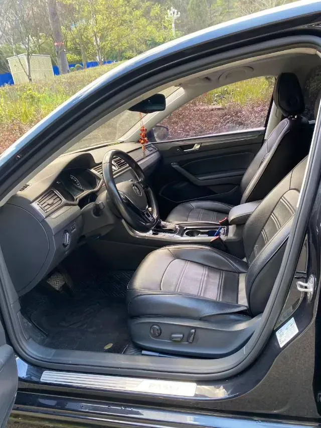 2017 Volkswagen Passat 1.8T 180HP L4 7DCT,autocango,china used car exporter,china ev exporter,chinese used car exporter,chinese used ev exporter