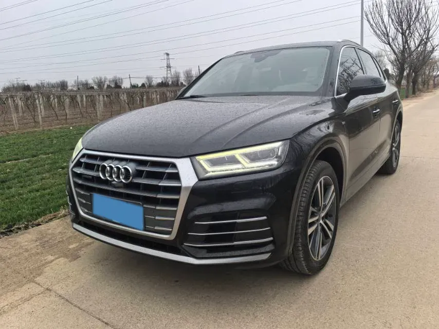 2020 Audi Q5L 2.0T 190HP L4 7DCT,autocango,china used car exporter,china ev exporter,chinese used car exporter,chinese used ev exporter