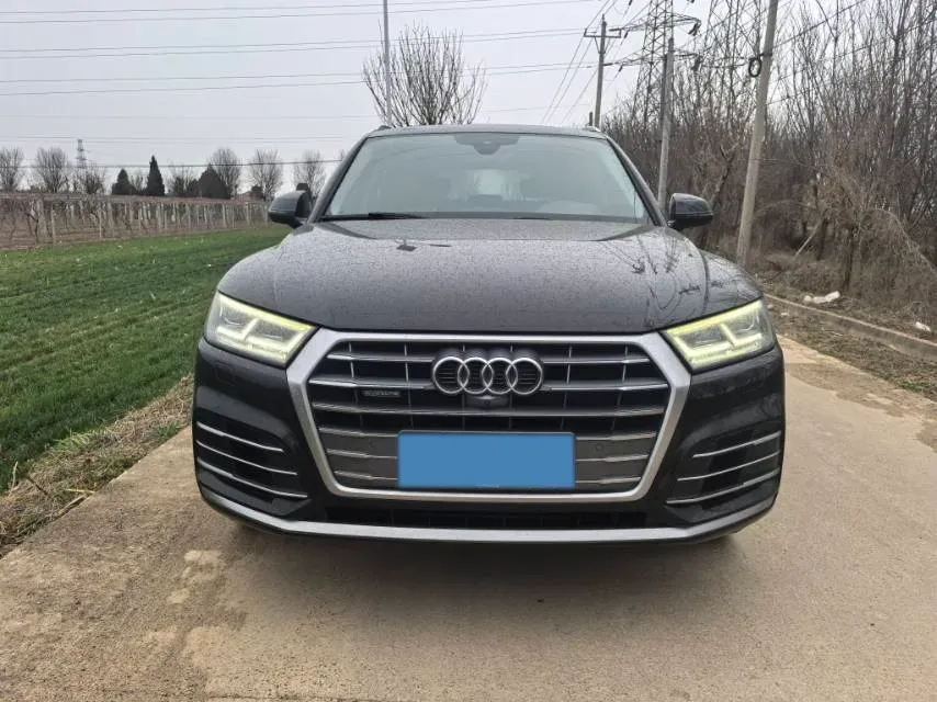 2020 Audi Q5L 2.0T 190HP L4 7DCT,autocango,china used car exporter,china ev exporter,chinese used car exporter,chinese used ev exporter