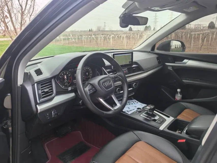 2020 Audi Q5L 2.0T 190HP L4 7DCT,autocango,china used car exporter,china ev exporter,chinese used car exporter,chinese used ev exporter