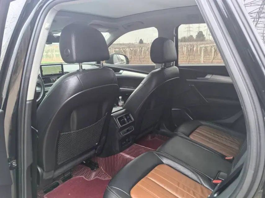 2020 Audi Q5L 2.0T 190HP L4 7DCT,autocango,china used car exporter,china ev exporter,chinese used car exporter,chinese used ev exporter