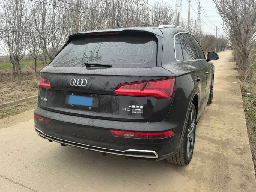 2020 Audi Q5L 2.0T 190HP L4 7DCT,autocango,china used car exporter,china ev exporter,chinese used car exporter,chinese used ev exporter