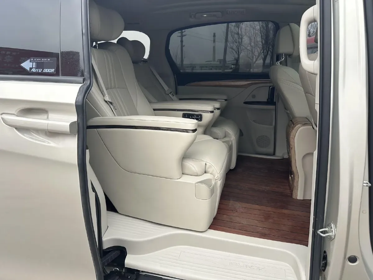 2018 Buick GL8 2.0T 260HP L4 6AT,autocango,china used car exporter,china ev exporter,chinese used car exporter,chinese used ev exporter