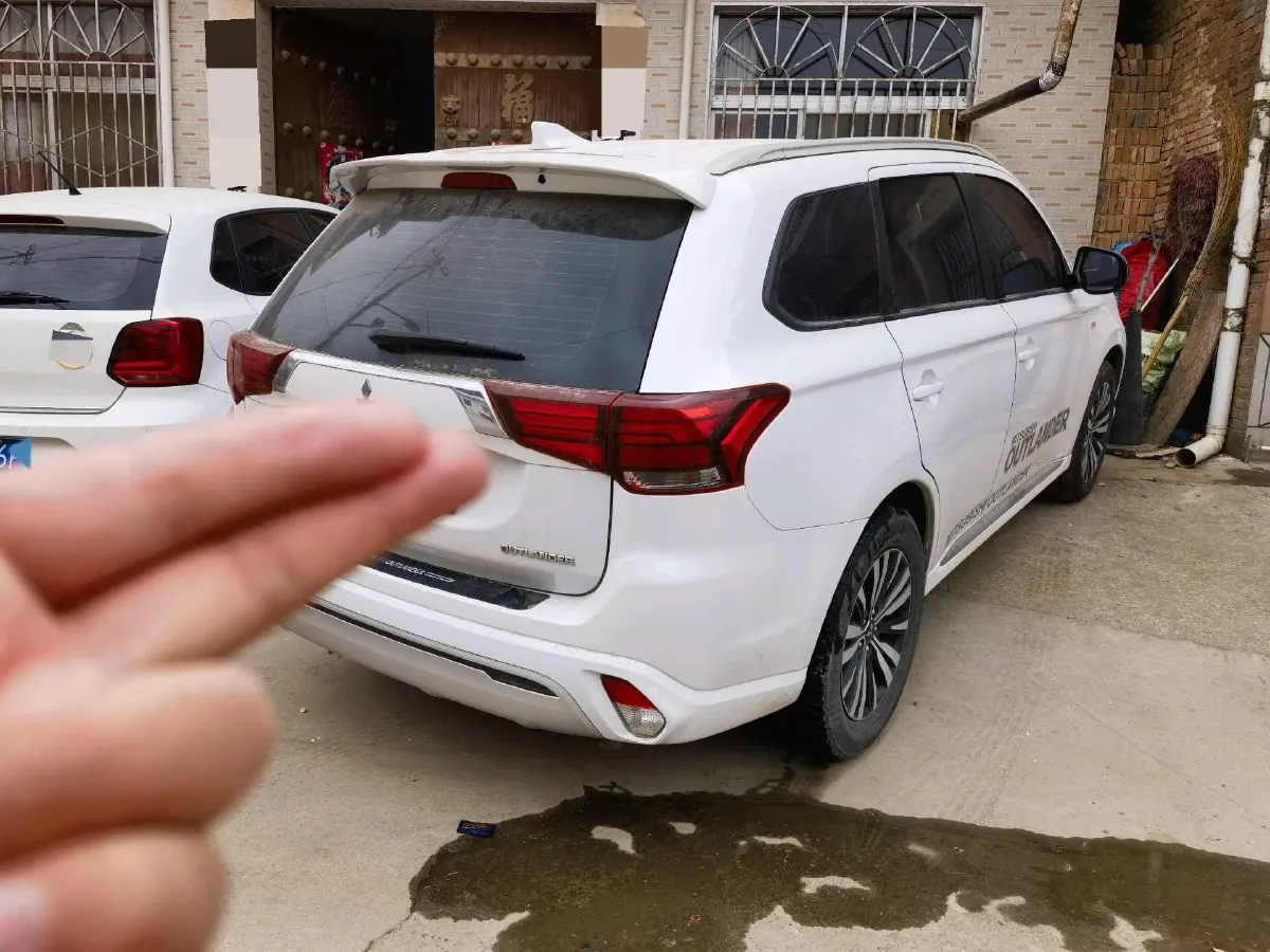 2021 Mitsubishi Outlander 2.0L 166HP L4 CVT,autocango,china used car exporter,china ev exporter,chinese used car exporter,chinese used ev exporter