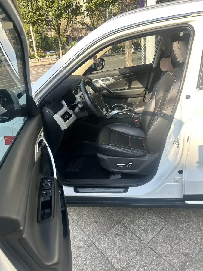 2020 Roewe i6 1.5T 169HP L4 7DCT,autocango,china used car exporter,china ev exporter,chinese used car exporter,chinese used ev exporter