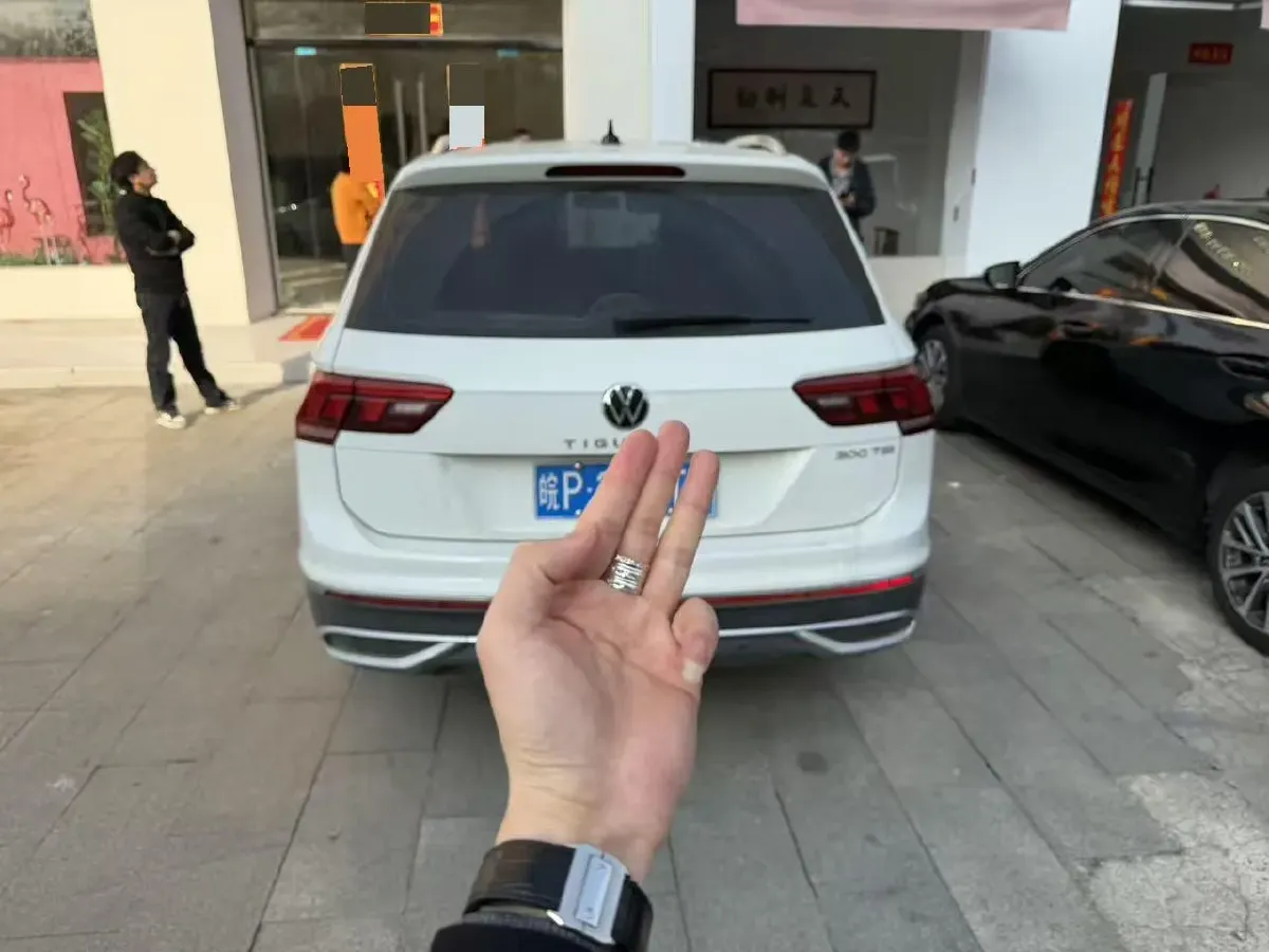 2023 Volkswagen Tiguan L 1.5T 160HP L4 7DCT,autocango,china used car exporter,china ev exporter,chinese used car exporter,chinese used ev exporter