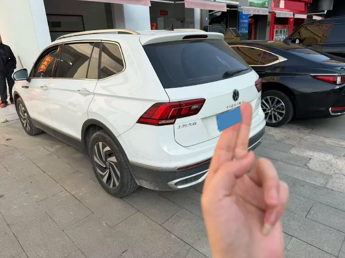 2023 Volkswagen Tiguan L 1.5T 160HP L4 7DCT,autocango,china used car exporter,china ev exporter,chinese used car exporter,chinese used ev exporter