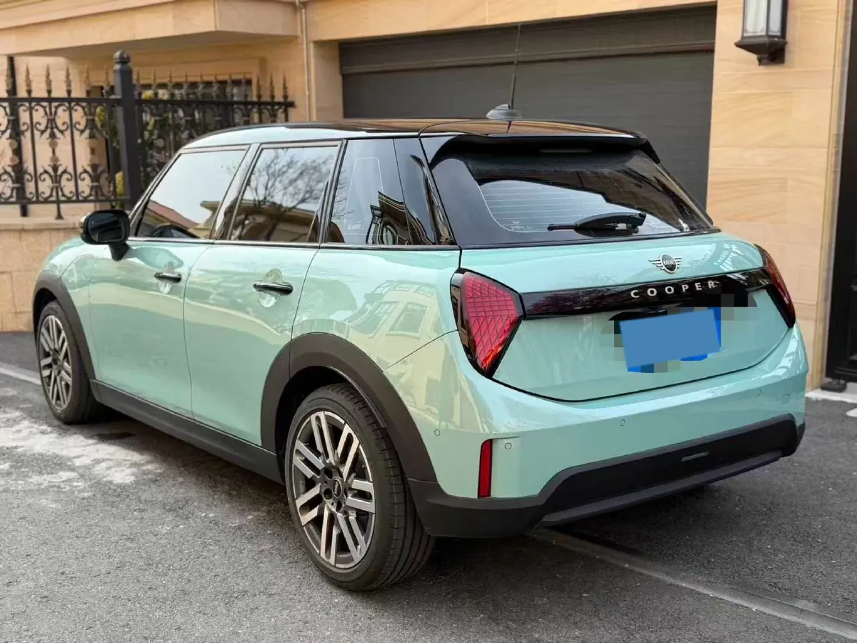 2025 MINI MINI 1.5T 156HP L3 7DCT,autocango,china used car exporter,china ev exporter,chinese used car exporter,chinese used ev exporter