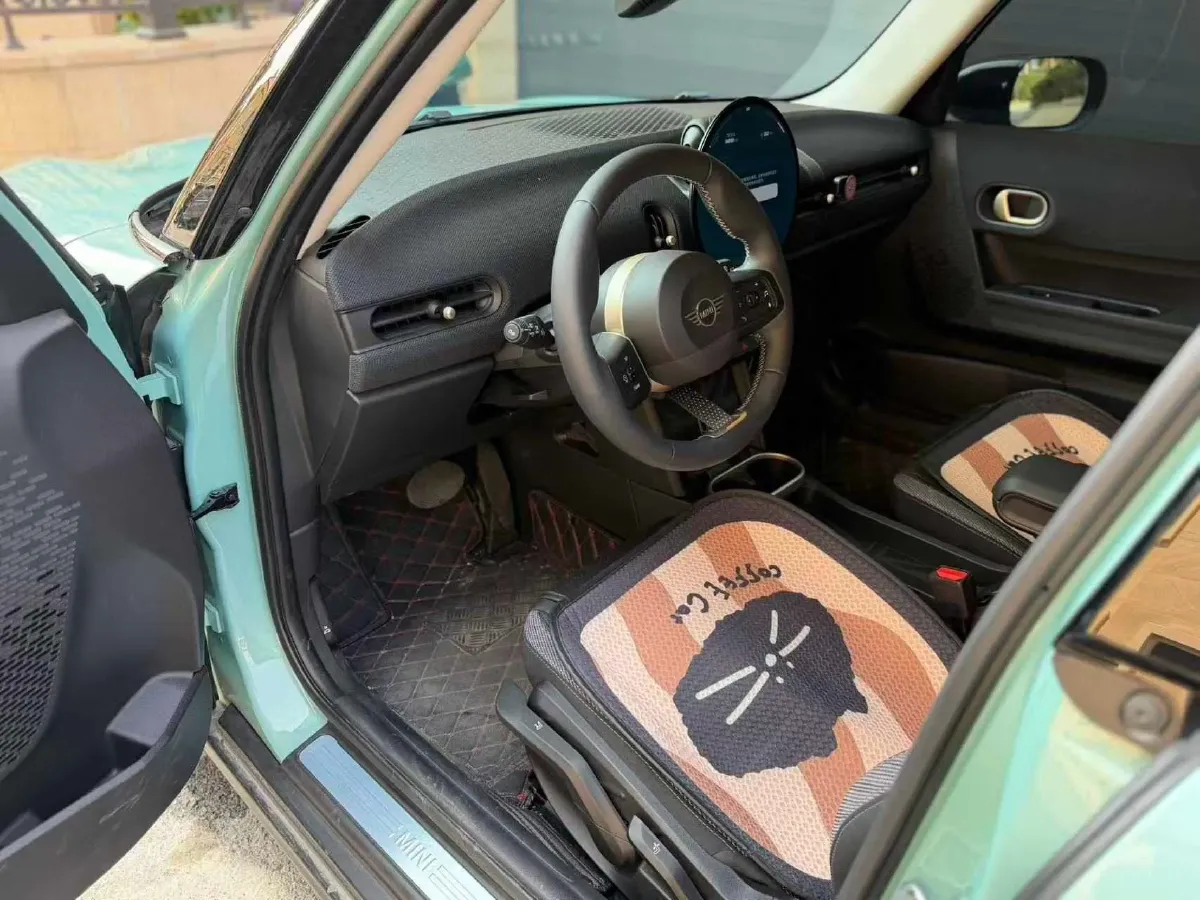 2025 MINI MINI 1.5T 156HP L3 7DCT,autocango,china used car exporter,china ev exporter,chinese used car exporter,chinese used ev exporter