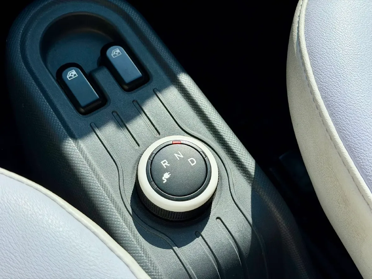 2022 WuLing HongGuang MINI EV BEV 9KWH,autocango,china used car exporter,china ev exporter,chinese used car exporter,chinese used ev exporter