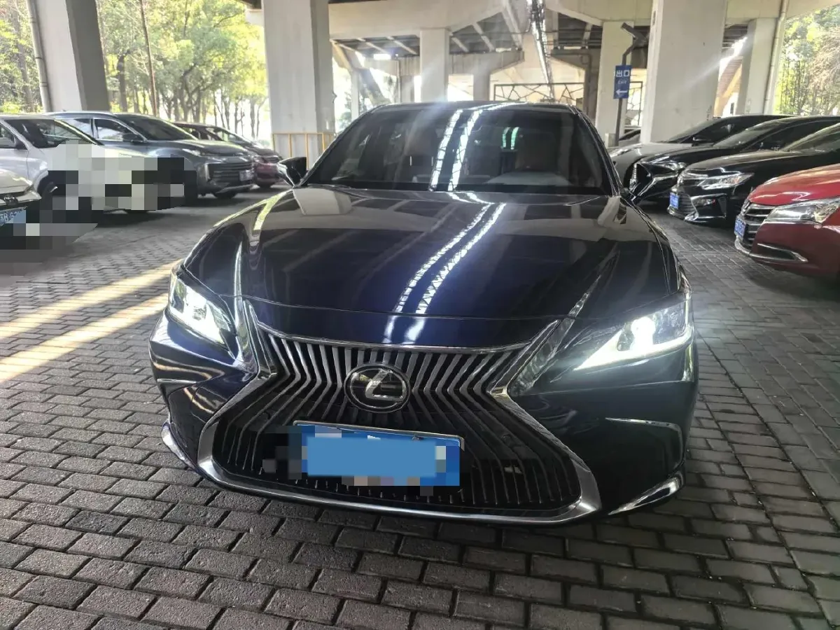 2018 Lexus ES 2.0L 167HP L4 6AT,autocango,china used car exporter,china ev exporter,chinese used car exporter,chinese used ev exporter