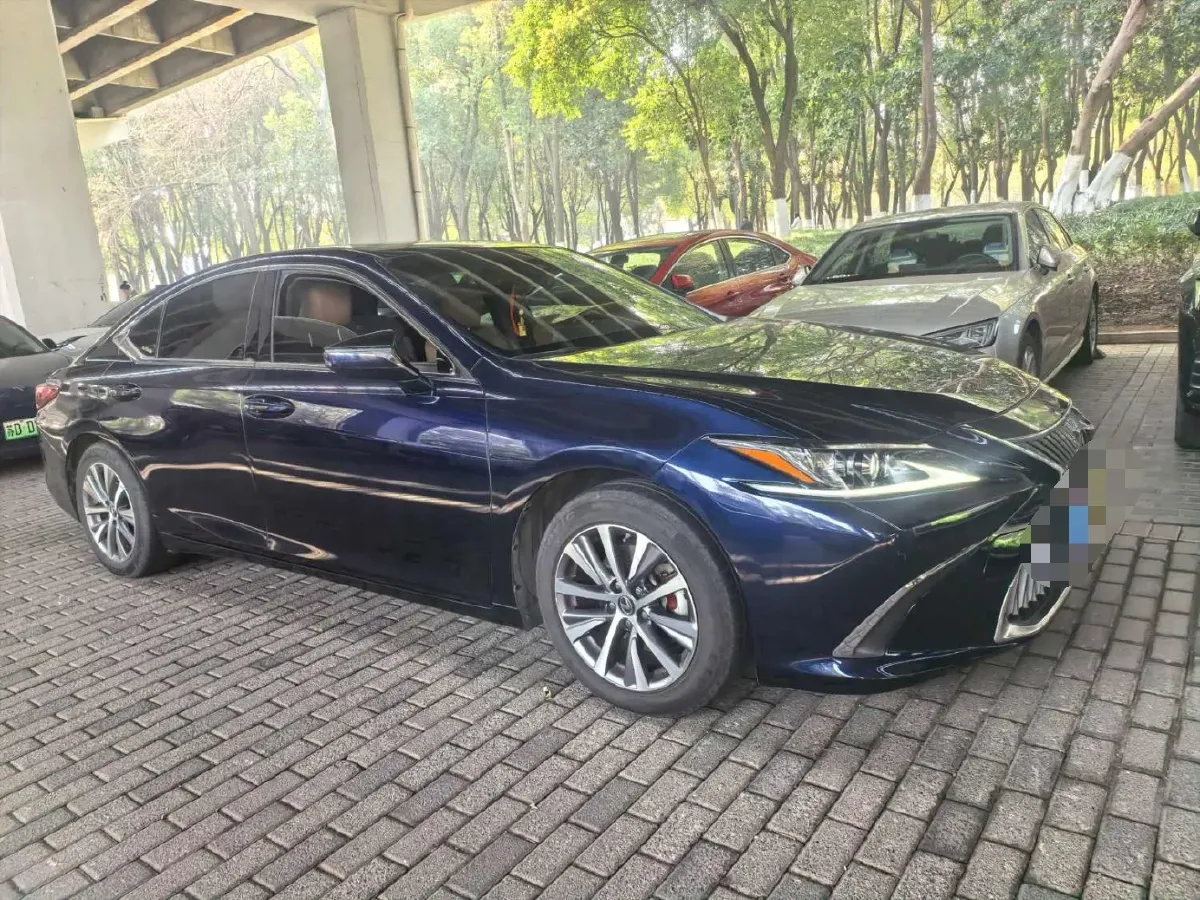 2018 Lexus ES 2.0L 167HP L4 6AT,autocango,china used car exporter,china ev exporter,chinese used car exporter,chinese used ev exporter