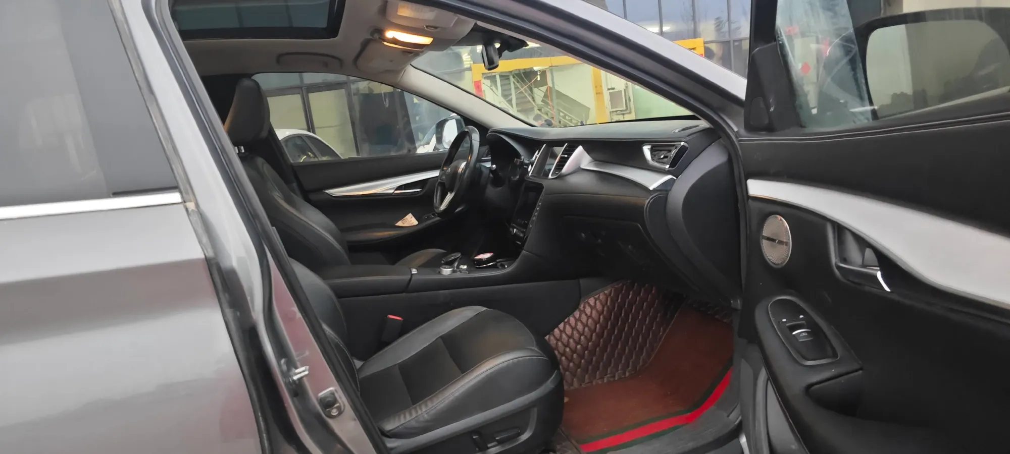 2018 Jeep Grand Commander 2.0T 265HP L4 9AT,autocango,china used car exporter,china ev exporter,chinese used car exporter,chinese used ev exporter