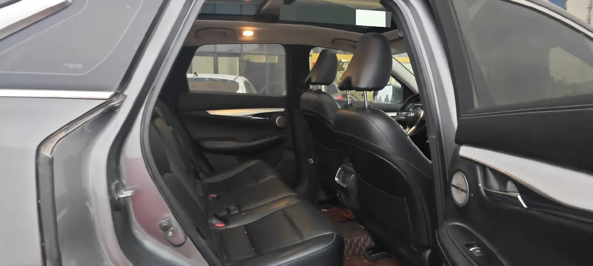 2018 Jeep Grand Commander 2.0T 265HP L4 9AT,autocango,china used car exporter,china ev exporter,chinese used car exporter,chinese used ev exporter