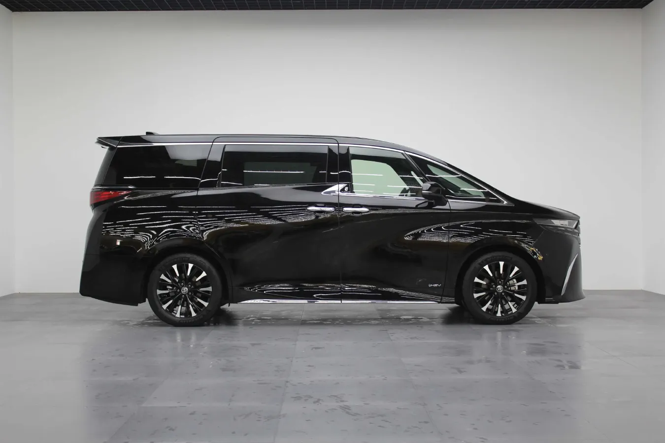 2024 Toyota Alphard 2.5L 190HP L4 E-CVT Hybrid,autocango,china used car exporter,china ev exporter,chinese used car exporter,chinese used ev exporter