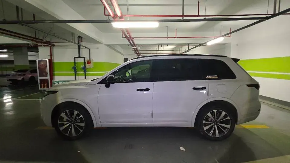 2020 Li ONE Range Extended 131HP REEV 40.5KWH,autocango,china used car exporter,china ev exporter,chinese used car exporter,chinese used ev exporter