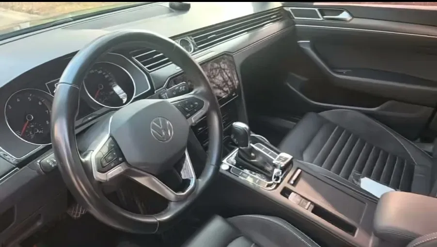 2020 Volkswagen Magotan 2.0T 186HP L4 7DCT,autocango,china used car exporter,china ev exporter,chinese used car exporter,chinese used ev exporter