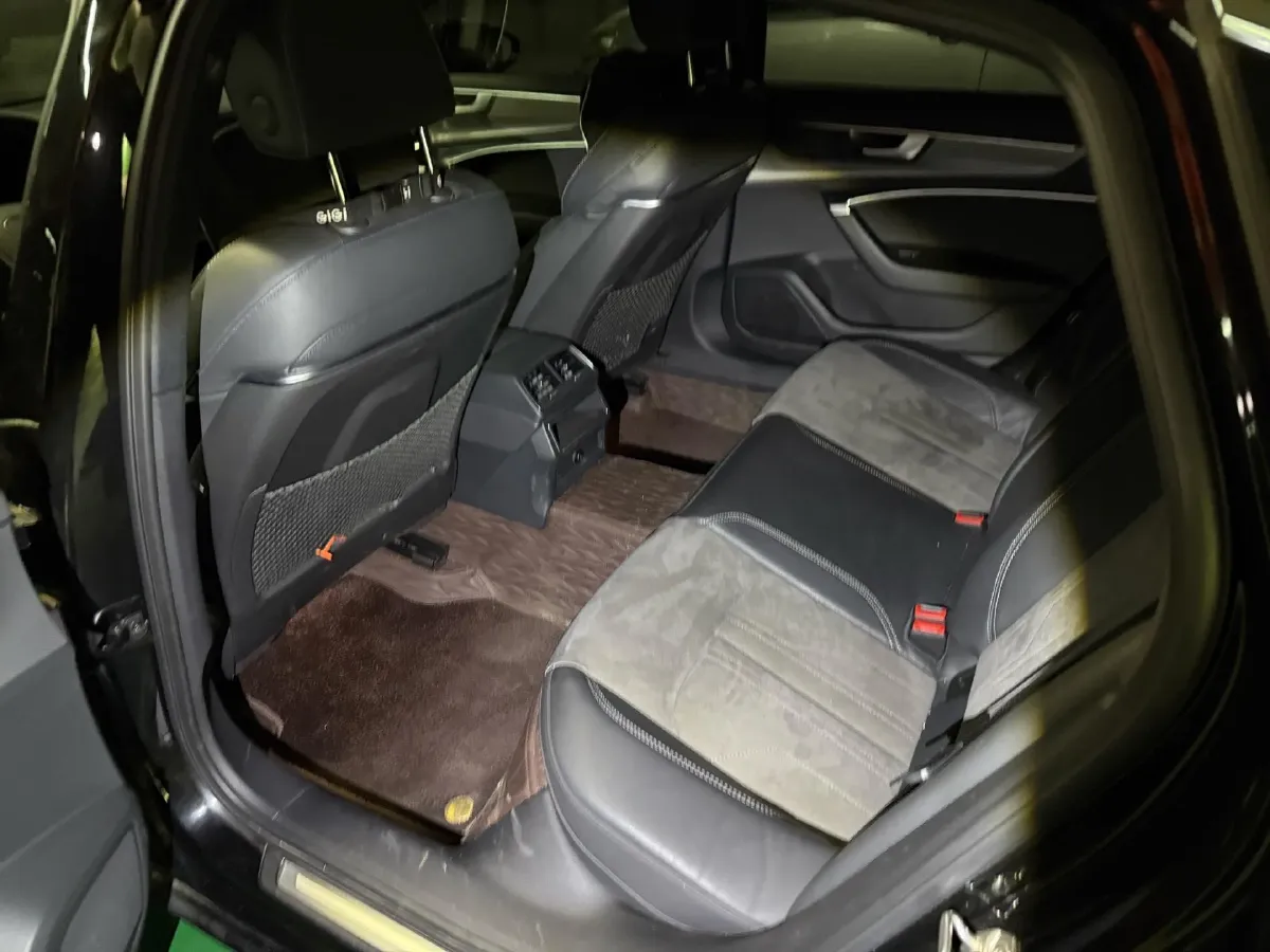 2020 Audi A6L 2.0T 190HP L4 7DCT,autocango,china used car exporter,china ev exporter,chinese used car exporter,chinese used ev exporter