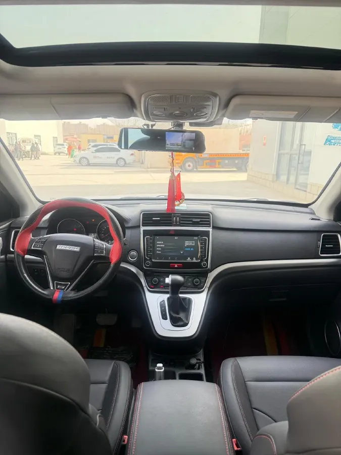 2019 Haval M6 1.5T 150HP L4 7DCT,autocango,china used car exporter,china ev exporter,chinese used car exporter,chinese used ev exporter