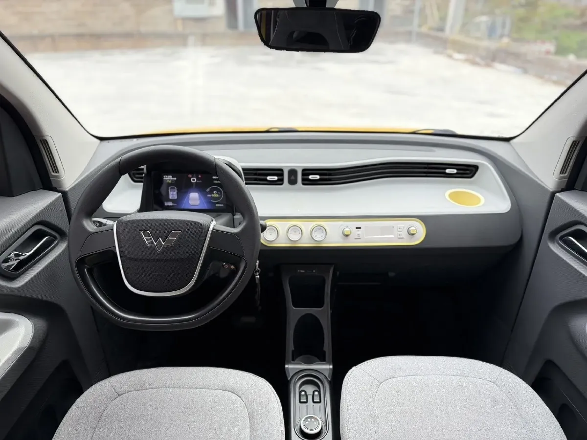 2022 WuLing HongGuang MINI EV BEV 13.9KWH,autocango,china used car exporter,china ev exporter,chinese used car exporter,chinese used ev exporter