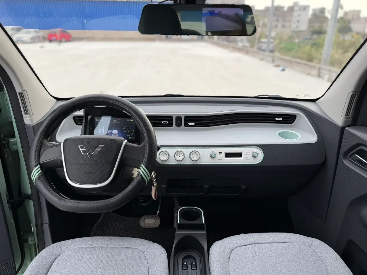2022 WuLing HongGuang MINI EV BEV 13.9KWH,autocango,china used car exporter,china ev exporter,chinese used car exporter,chinese used ev exporter