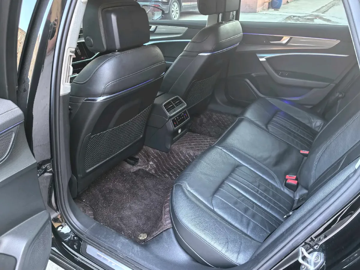 2021 Audi A6L 2.0T 224HP L4 7DCT,autocango,china used car exporter,china ev exporter,chinese used car exporter,chinese used ev exporter