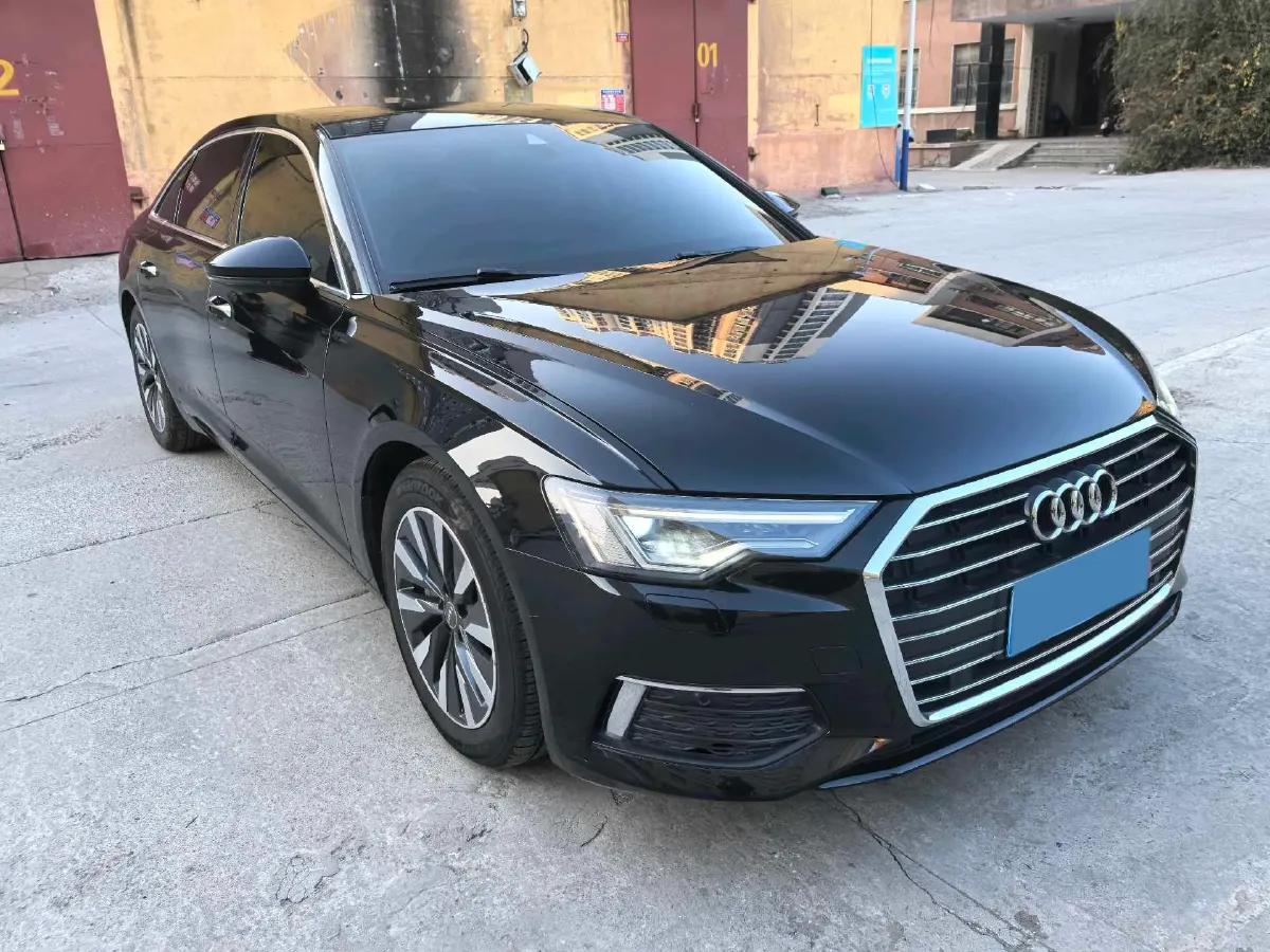 2021 Audi A6L 2.0T 224HP L4 7DCT,autocango,china used car exporter,china ev exporter,chinese used car exporter,chinese used ev exporter