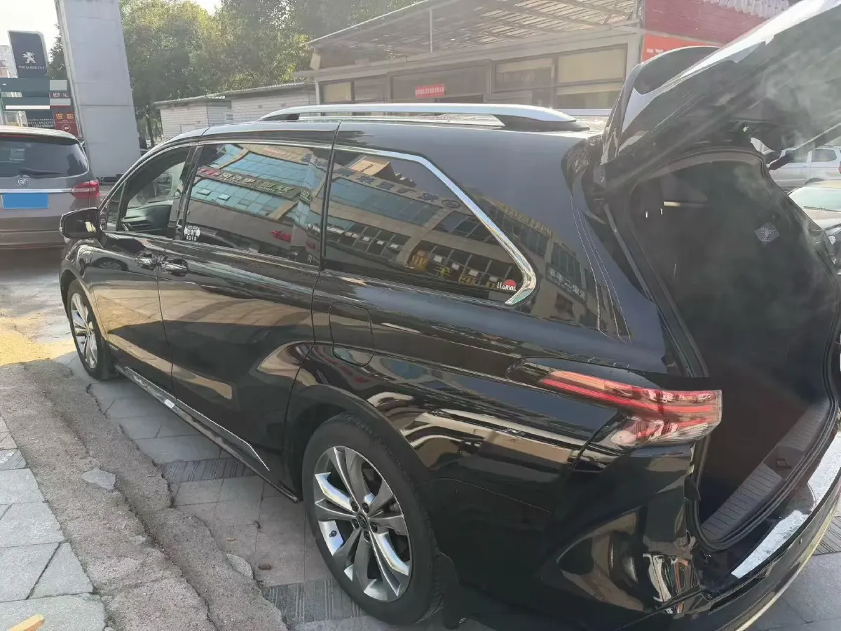 2023 Toyota Sienna 2.5L 189HP L4 E-CVT Hybrid,autocango,china used car exporter,china ev exporter,chinese used car exporter,chinese used ev exporter