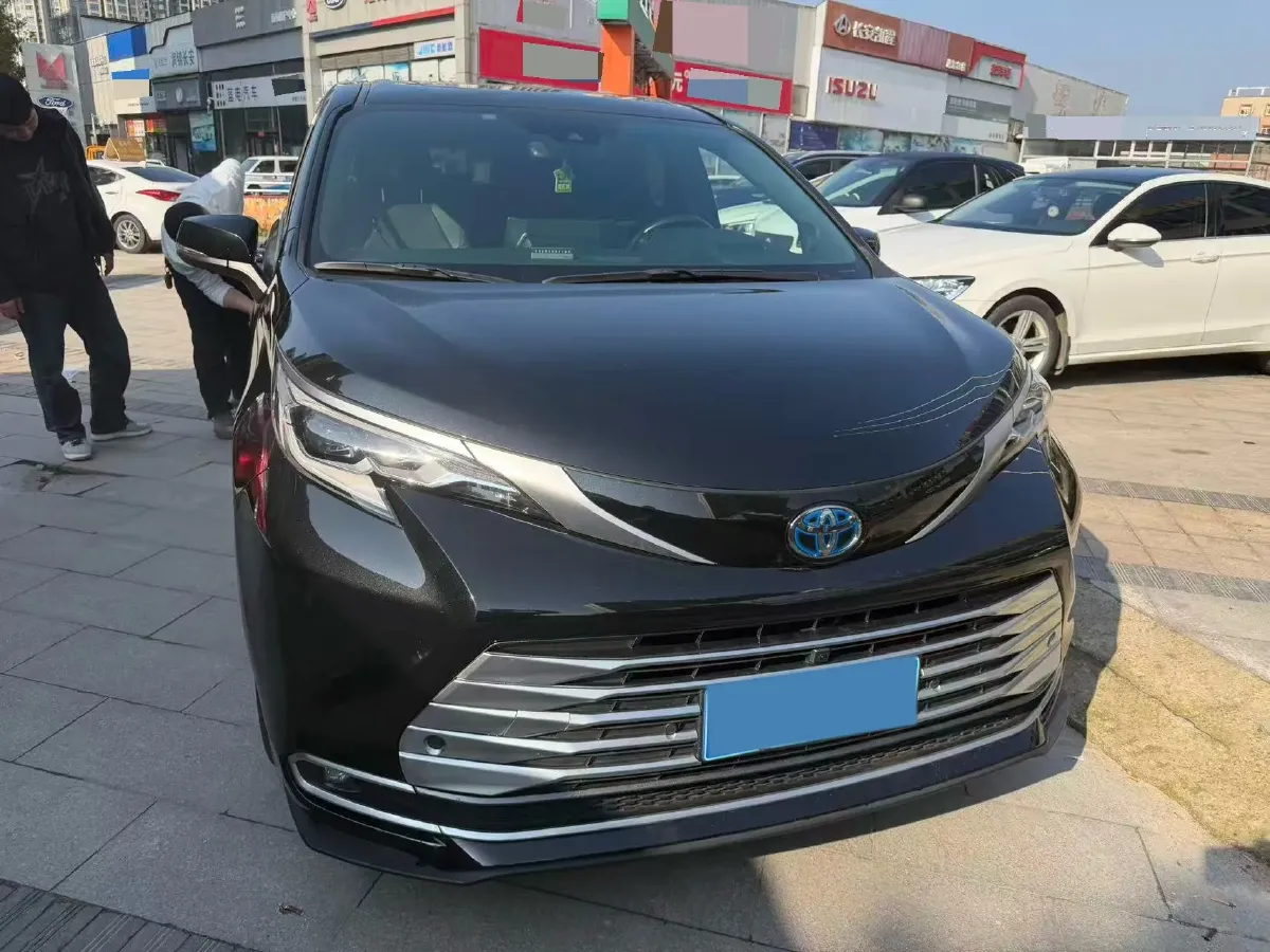 2023 Toyota Sienna 2.5L 189HP L4 E-CVT Hybrid,autocango,china used car exporter,china ev exporter,chinese used car exporter,chinese used ev exporter