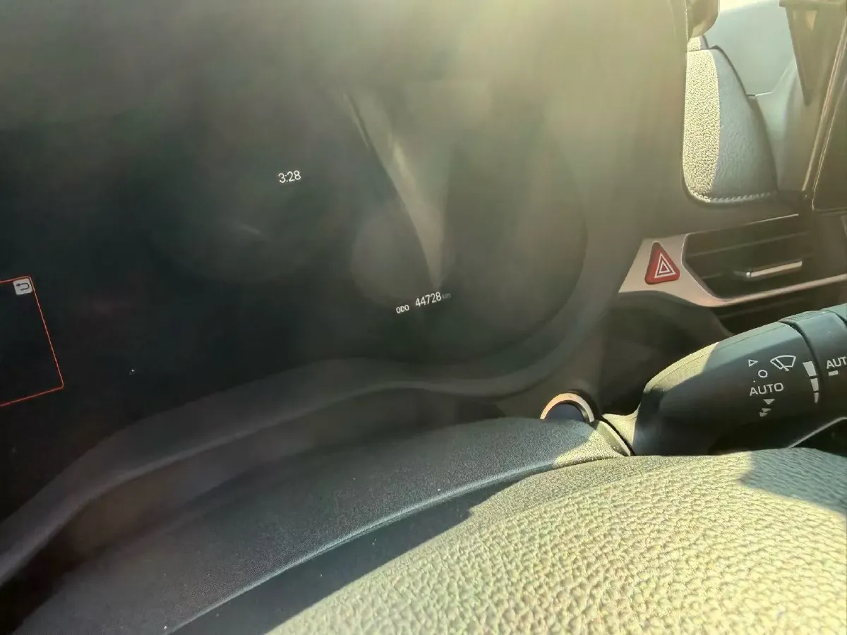 2023 Toyota Sienna 2.5L 189HP L4 E-CVT Hybrid,autocango,china used car exporter,china ev exporter,chinese used car exporter,chinese used ev exporter