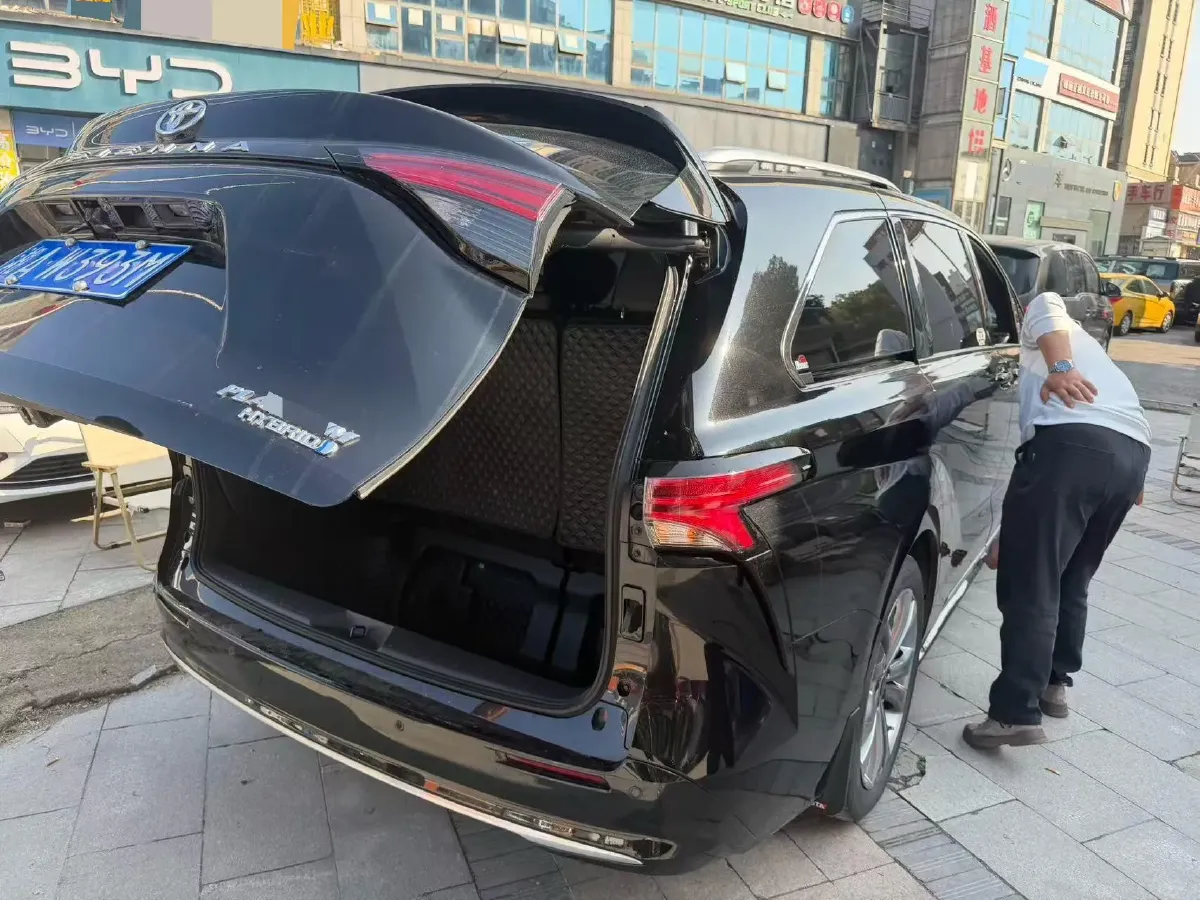 2023 Toyota Sienna 2.5L 189HP L4 E-CVT Hybrid,autocango,china used car exporter,china ev exporter,chinese used car exporter,chinese used ev exporter