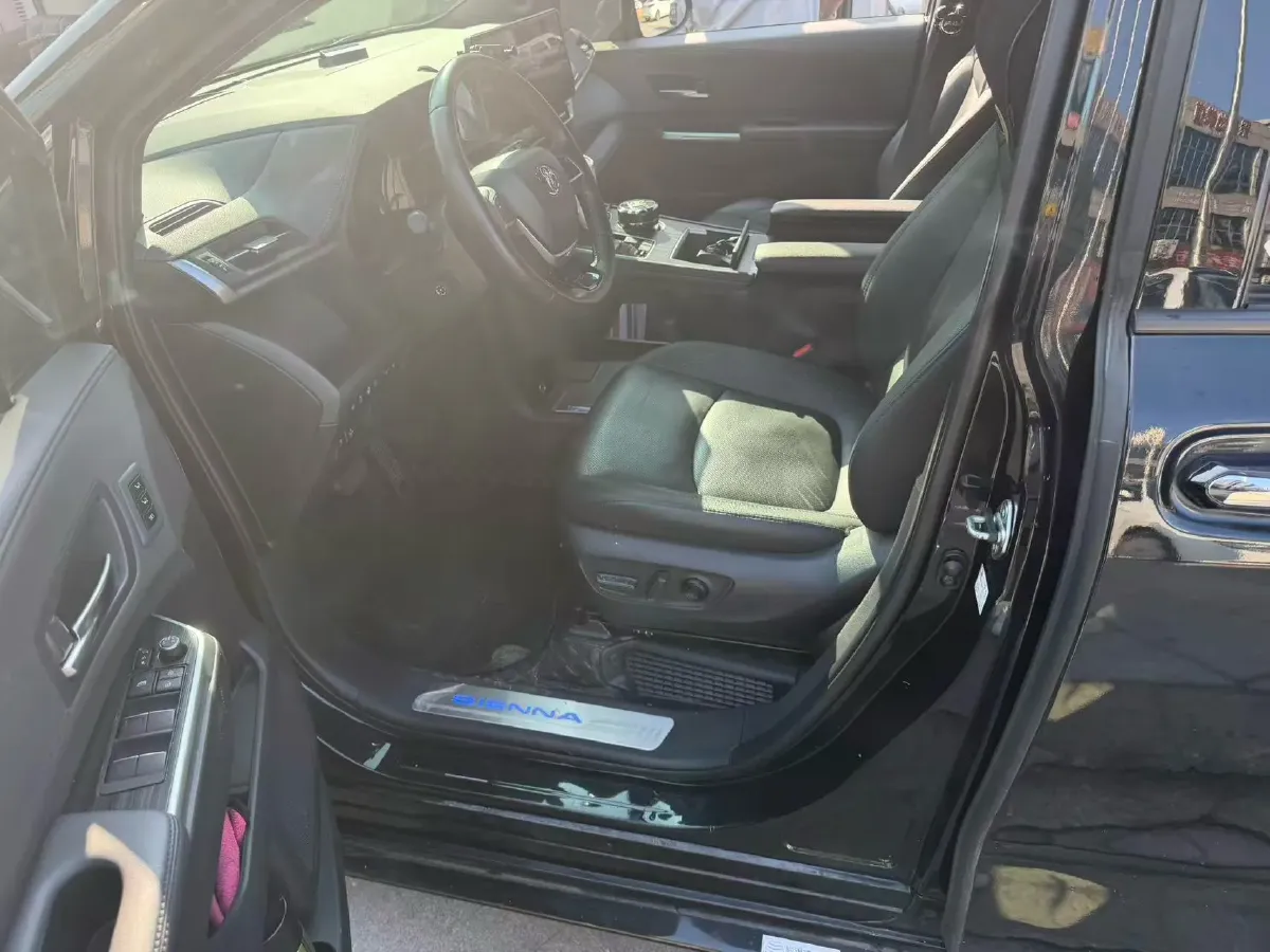 2023 Toyota Sienna 2.5L 189HP L4 E-CVT Hybrid,autocango,china used car exporter,china ev exporter,chinese used car exporter,chinese used ev exporter