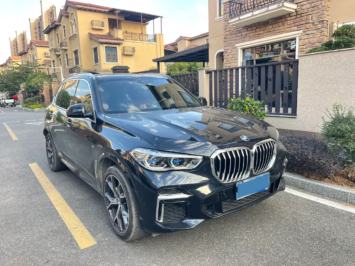 2022 BMW X5 3.0T 333HP L6 8AT,autocango,china used car exporter,china ev exporter,chinese used car exporter,chinese used ev exporter