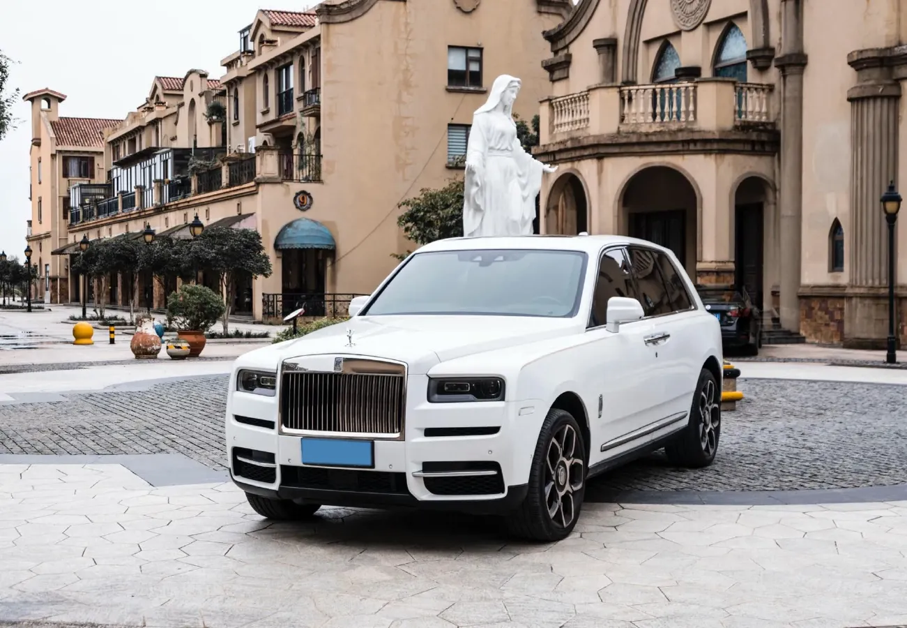 2018 Rolls-Royce Cullinan 6.7T 571HP V12 8AT,autocango,china used car exporter,china ev exporter,chinese used car exporter,chinese used ev exporter