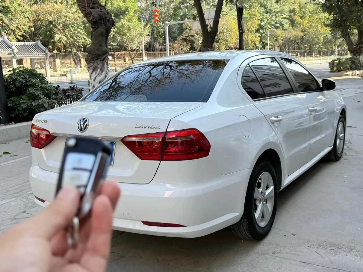 2017 Volkswagen Lavida 1.6L 110HP L4 6AT,autocango,china used car exporter,china ev exporter,chinese used car exporter,chinese used ev exporter